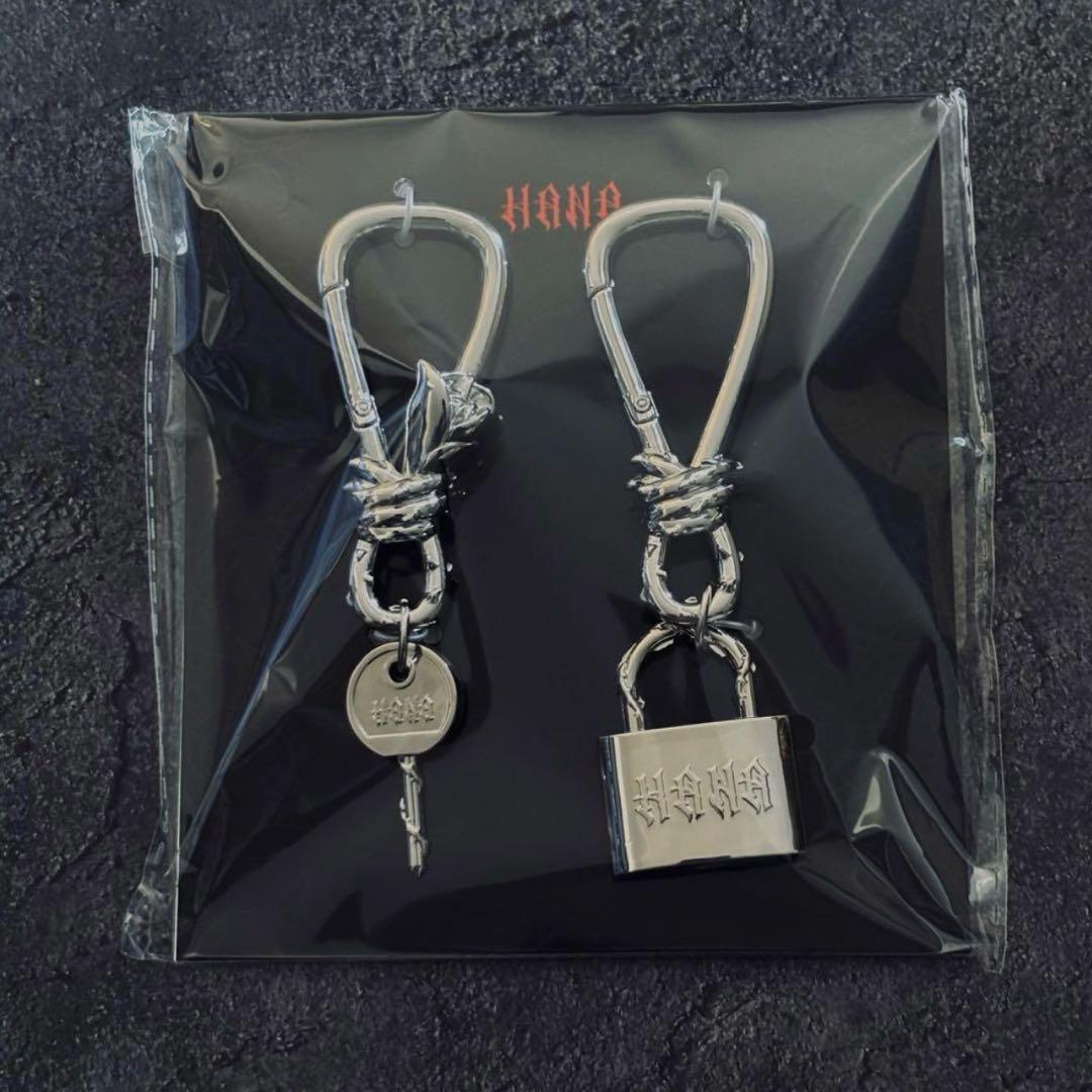新品未開封】HANA「BAD LOVE」グッズ カラビナ 即購入可◎ 匿名発送