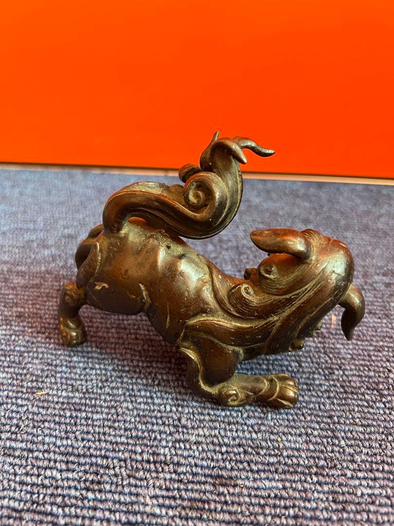 1311  銅製　獅子　置物