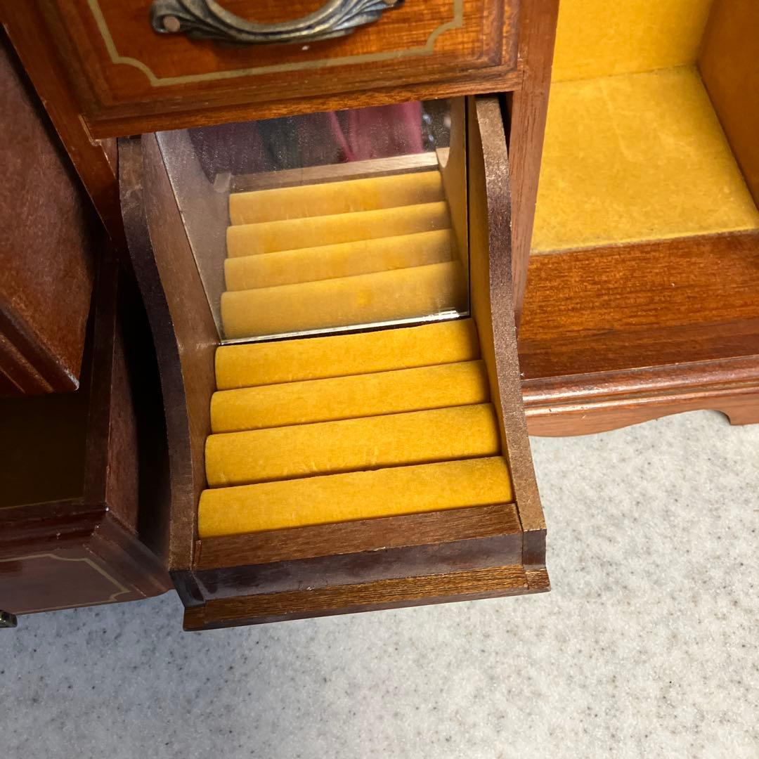 TOYO JAPAN オルゴール付　レトロ　アンティーク　アクセサリーケース