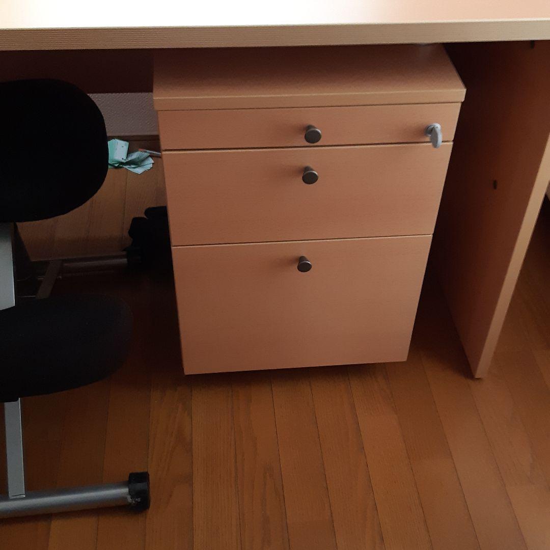 コクヨ　机とワゴン(三段キャスター付き)