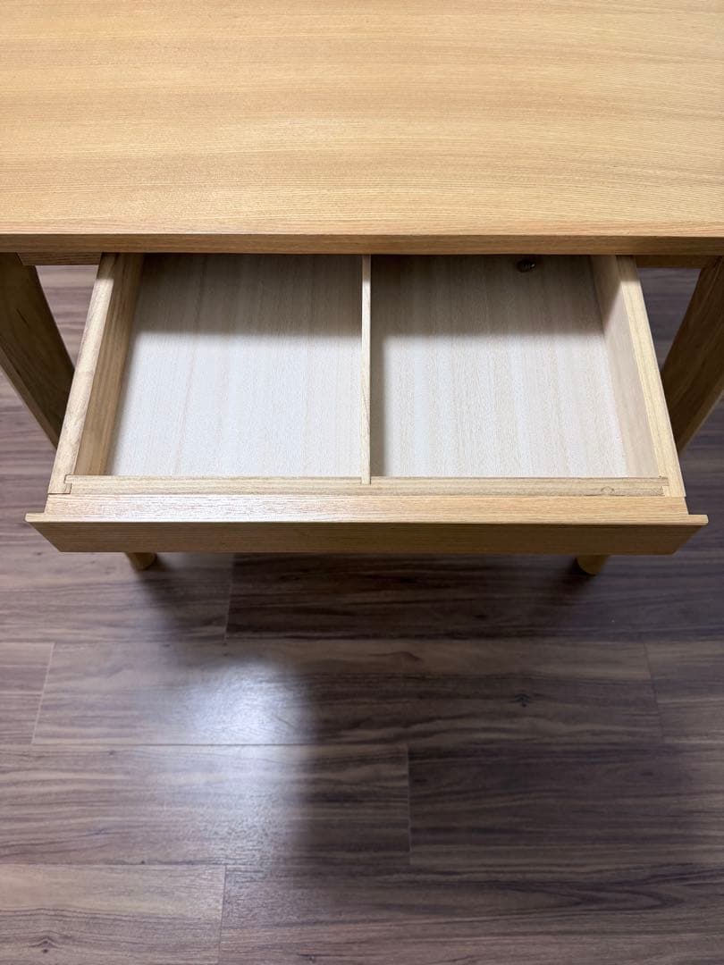 ニトリ 天然木タモ材 ダイニングテーブル 80×80cm - メルカリ