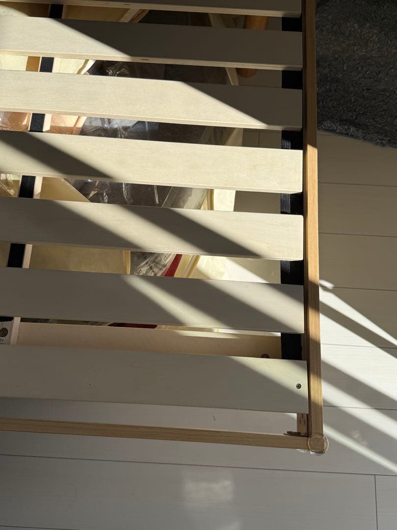 シングルベッド 木製フレーム／ブラックマットレス【引き取り：2/16以降限定】