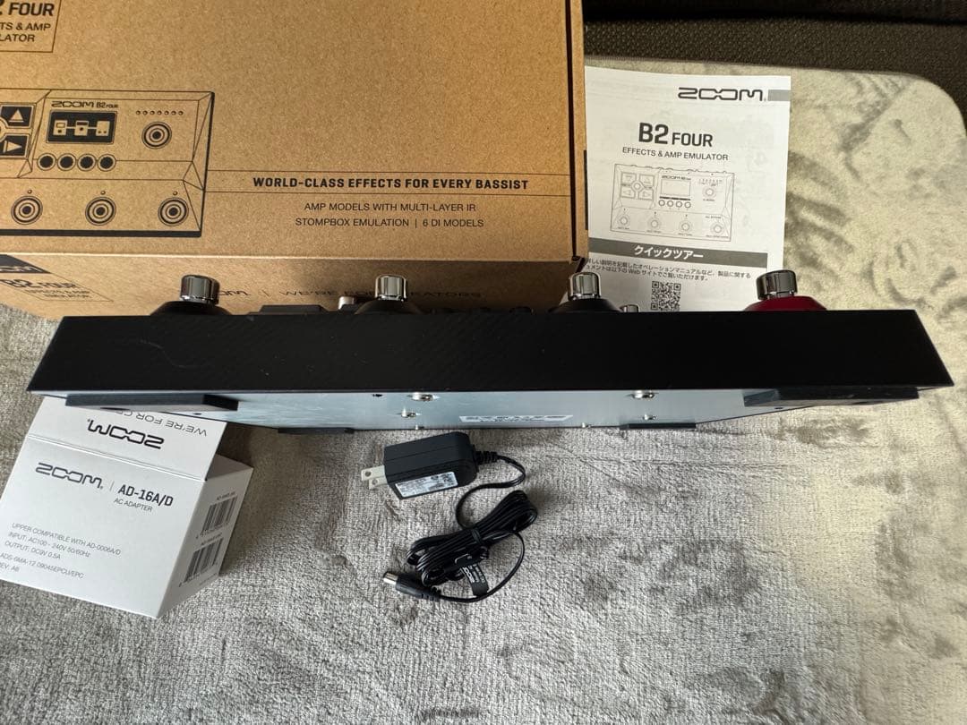 ZOOM B2 FOURマルチエフェクター中古美品