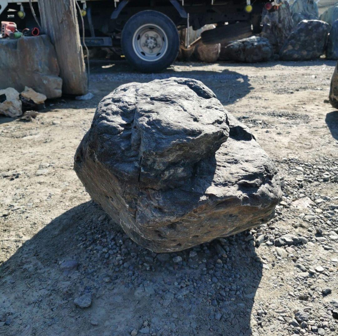 福島産 鮫川石 250キロ 庭石 鑑賞石 石 庭 坪庭 ガーデニング - メルカリ