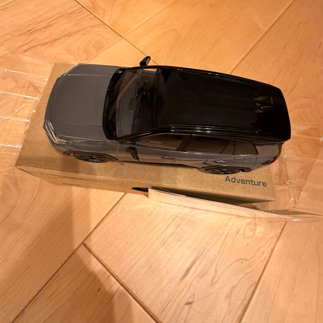新型 RAV4 カラーサンプルミニカー adventure 黒×アーバンロック