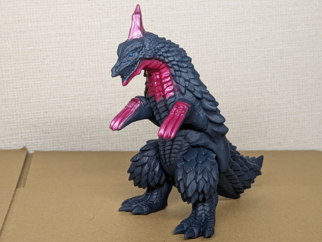 ウルトラマンオメガ テリジラス ソフビ 塗装版 - メルカリ