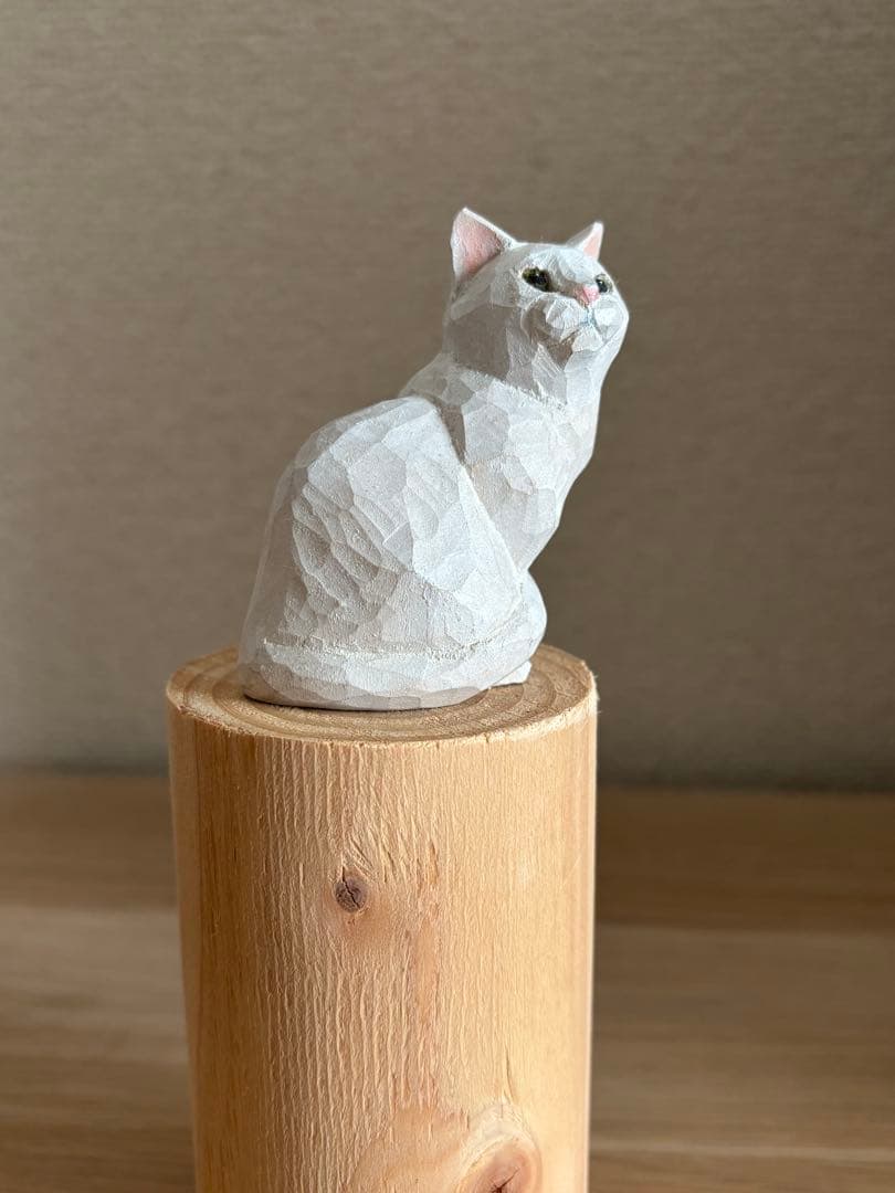 バンナイリョウジ　木彫り猫
