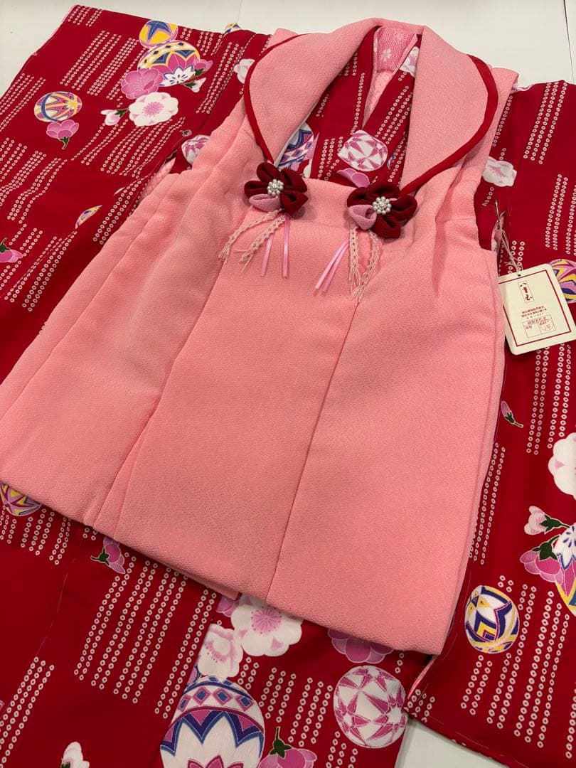 七五三　3歳女の子　着物・被布セット　赤とピンク　可愛い手鞠　桜　鹿子柄　新品