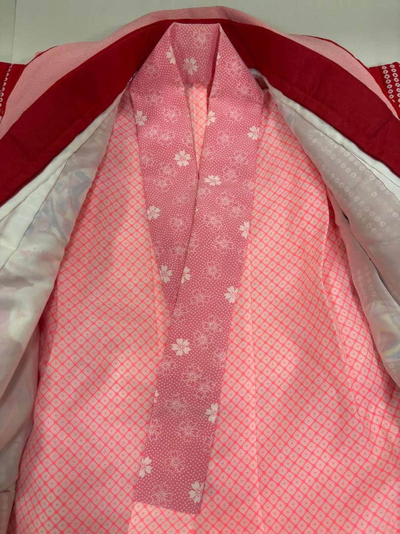 七五三　3歳女の子　着物・被布セット　赤とピンク　可愛い手鞠　桜　鹿子柄　新品