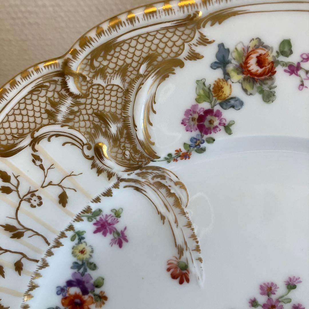 ベルリンKPM    アンティーク　麦わらギクのブーケ金彩プレート