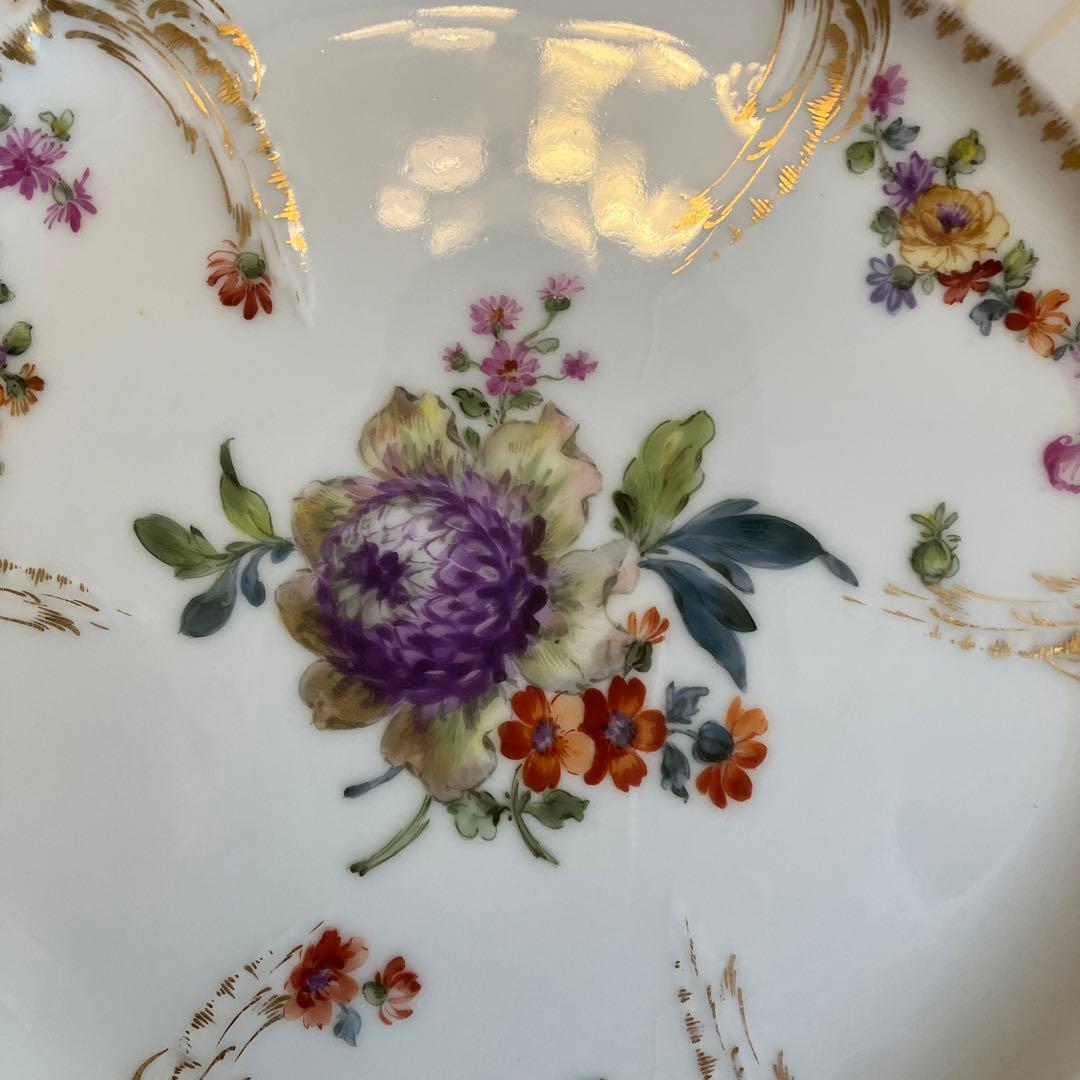 ベルリンKPM    アンティーク　麦わらギクのブーケ金彩プレート