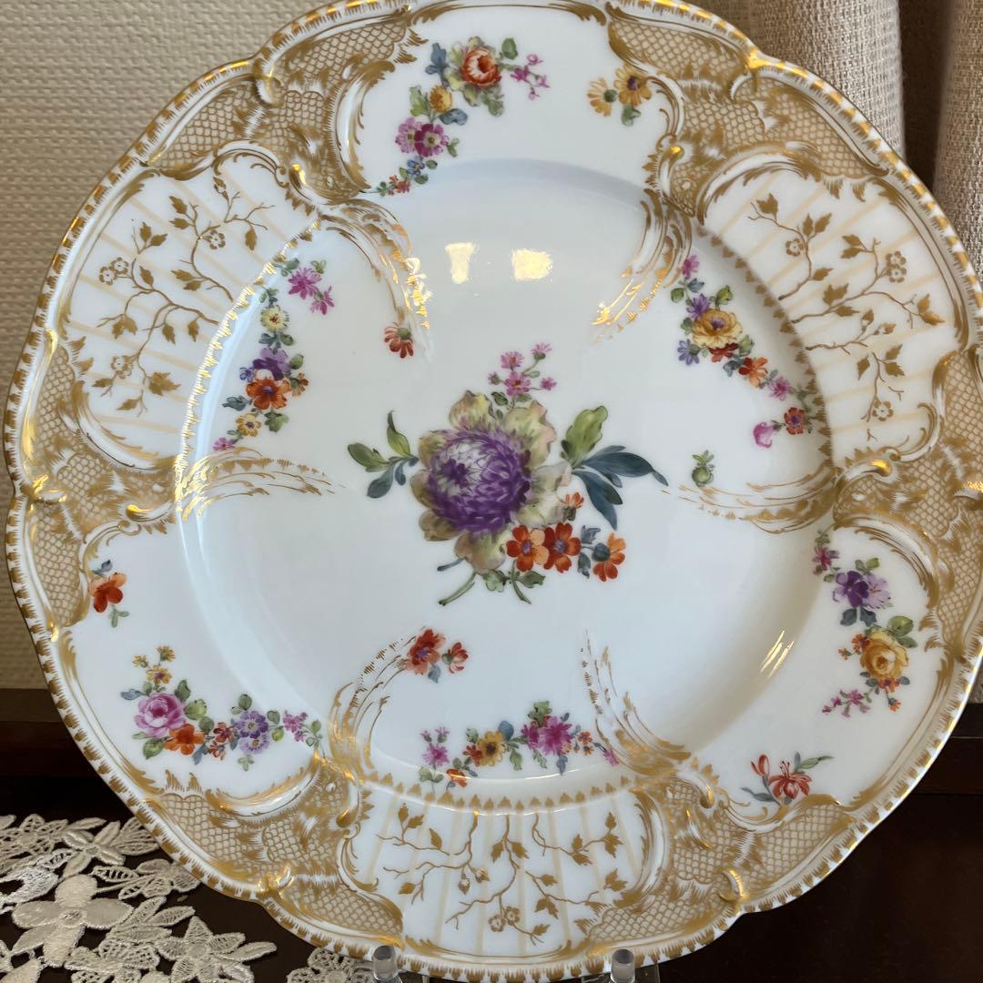 ベルリンKPM    アンティーク　麦わらギクのブーケ金彩プレート