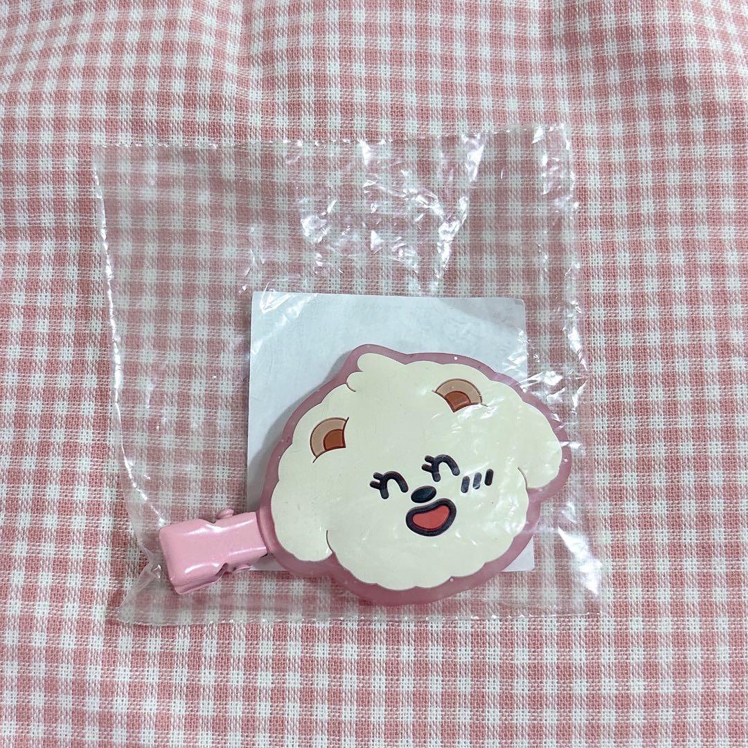TXT カプセルトイ ヘアクリップ バムグッ - メルカリ