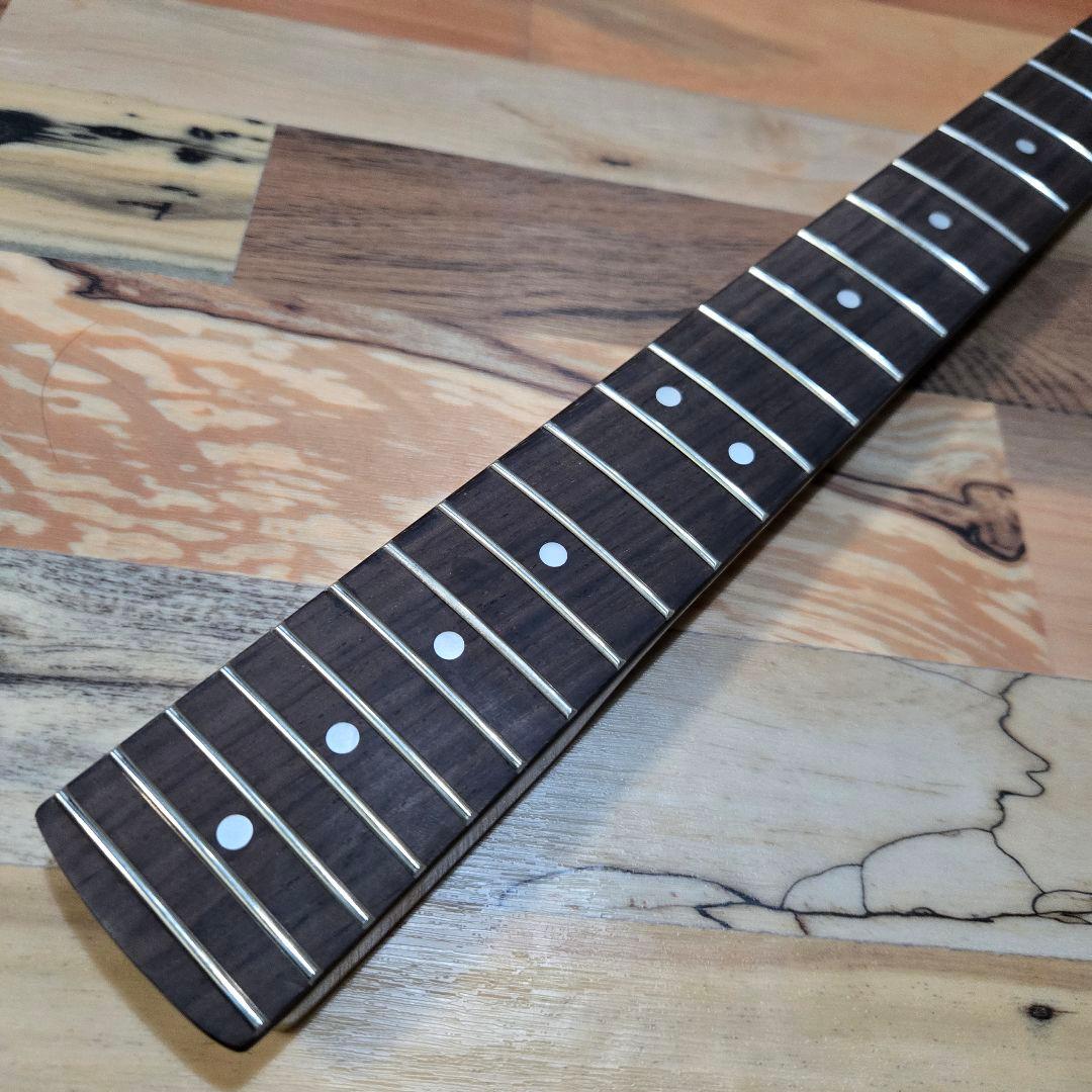 新品 ストラト用フレイムメイプル ギターネック 22F ローステッド