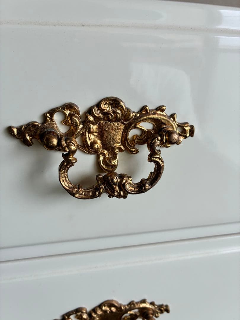 ホワイト木製チェスト 6段　姫系　金取　アンティーク　引き出し②