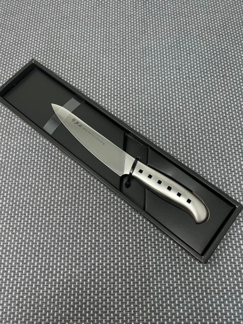 藤次郎 SHA RA KU MONO 　　　　山田耕民 デザイン ペティナイフ