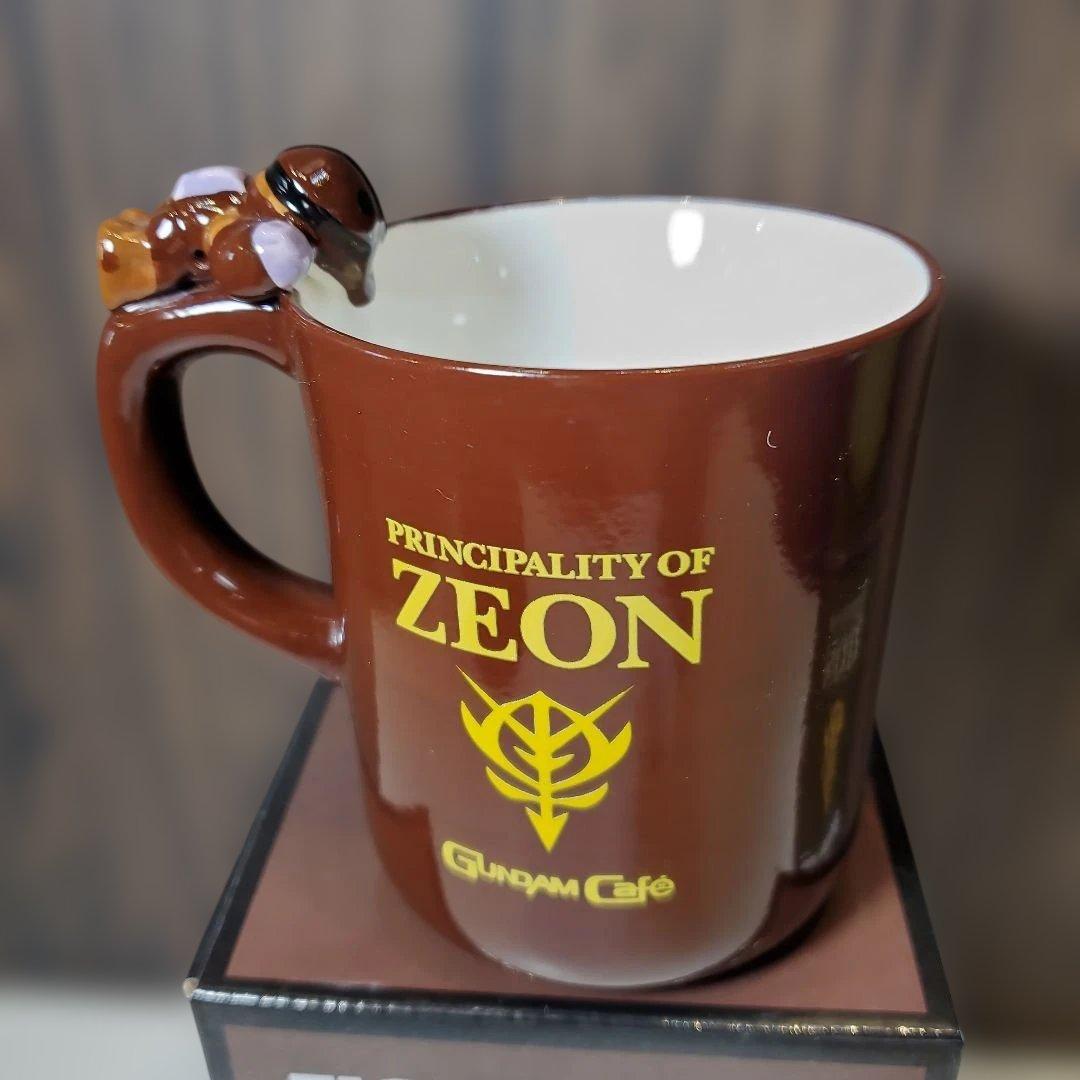 フィギュア付きマグカップ ザクII アッガイ ガンダムカフェ限定 - メルカリ