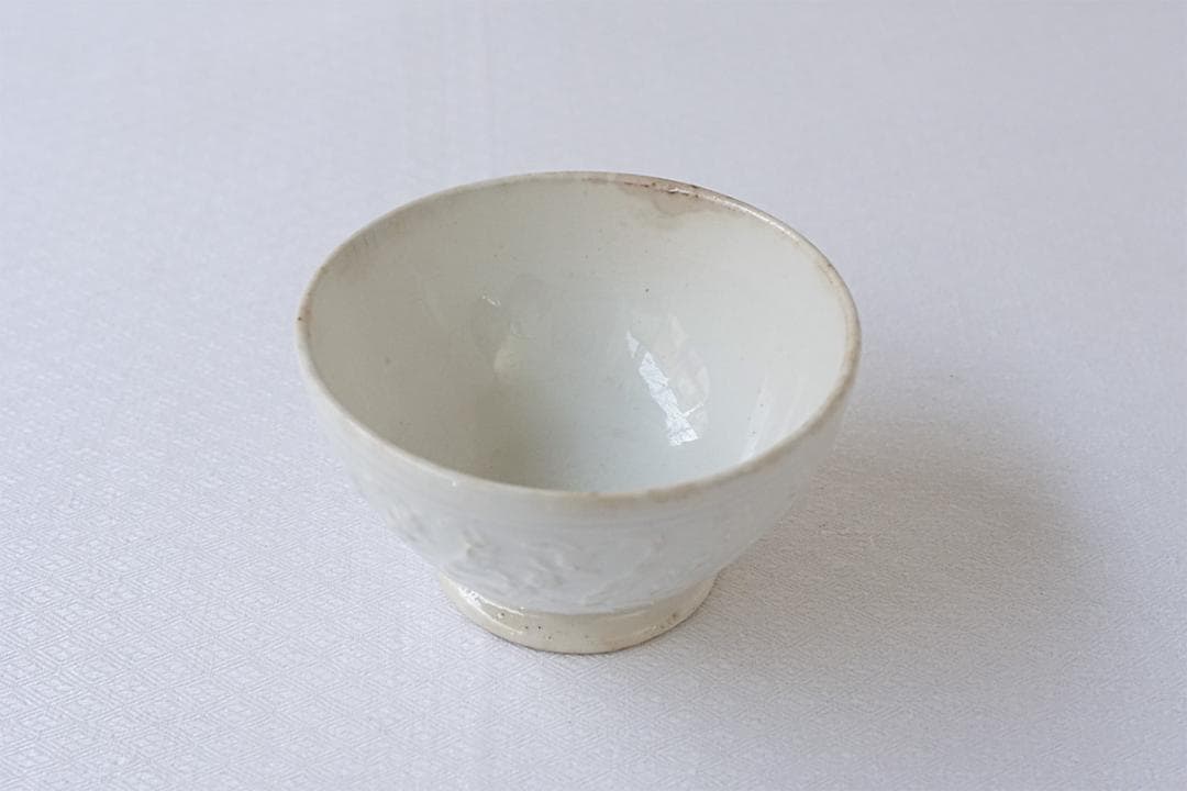 フランスアンティーク　19世紀　小花　レリーフ　ボウル　10.4cm