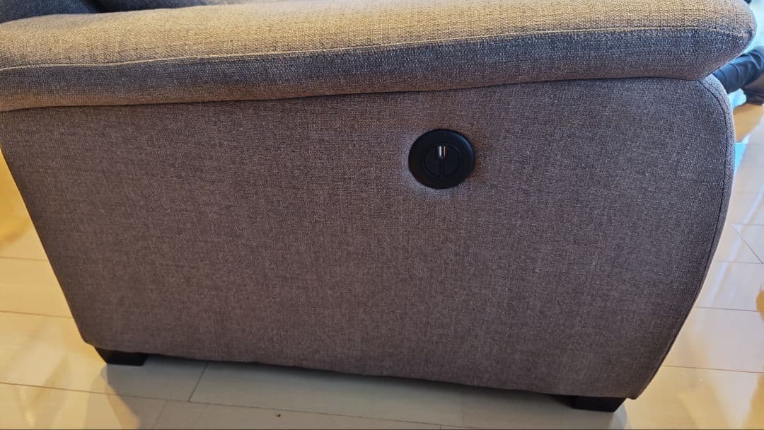 ニトリ 2人用電動布張りリクライニングソファ