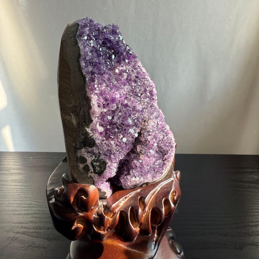 天然石アメジストのドーム　置物　原石　台座付きNO.010507