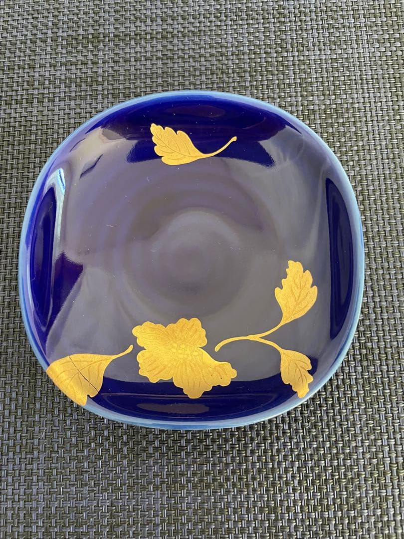 白山陶器　瑠璃金彩草花　大1枚小5枚