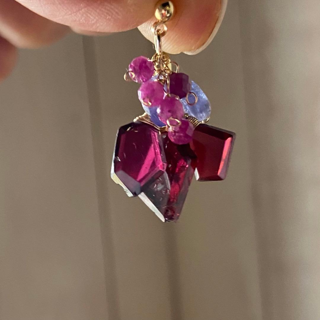 訳ありNo.616 ガーネット　タンザナイト　14kgfピアス