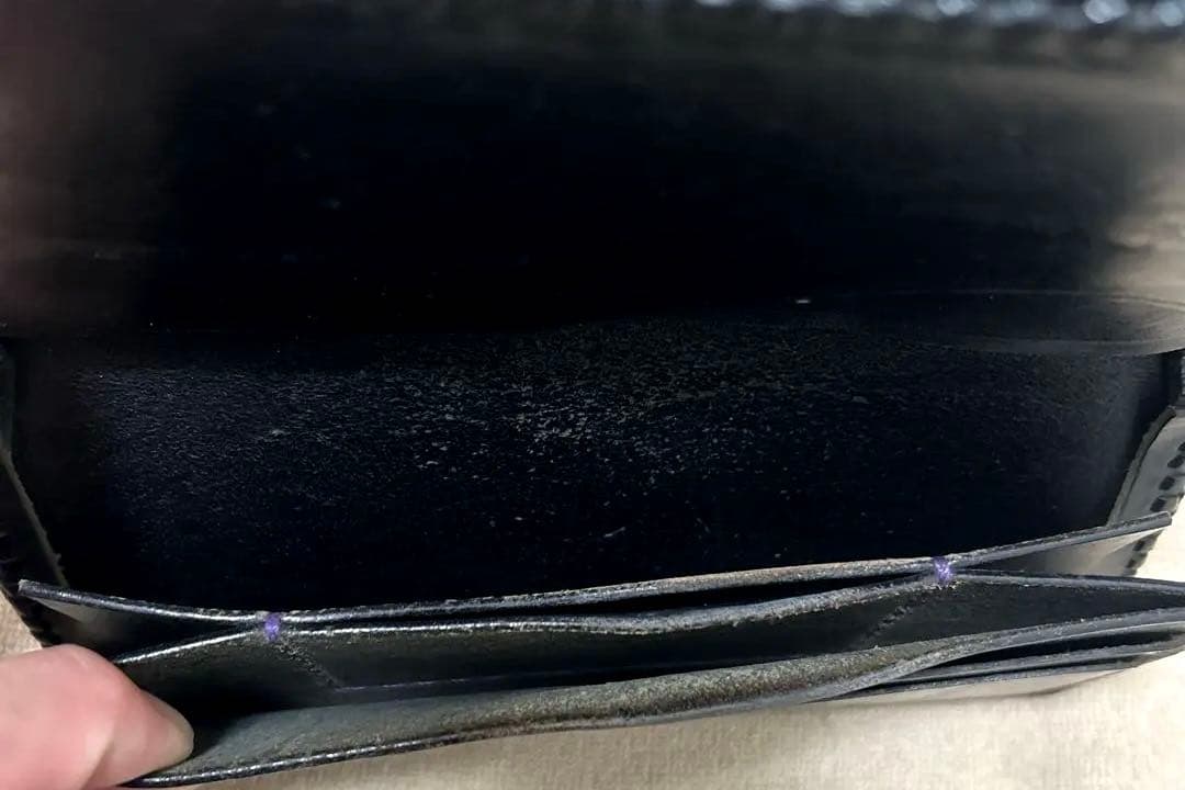 手縫いレザー黒長財布