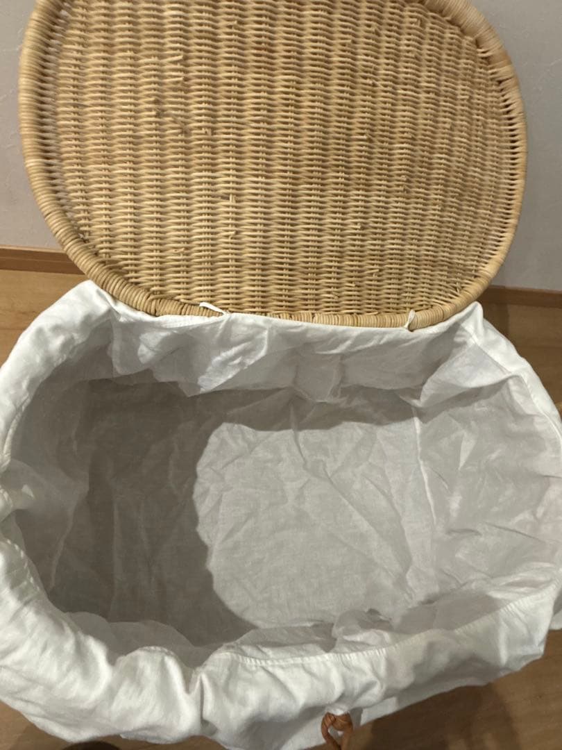 籐製オーバル型フタ付きバスケット　カゴ　収納　大型　内布付き