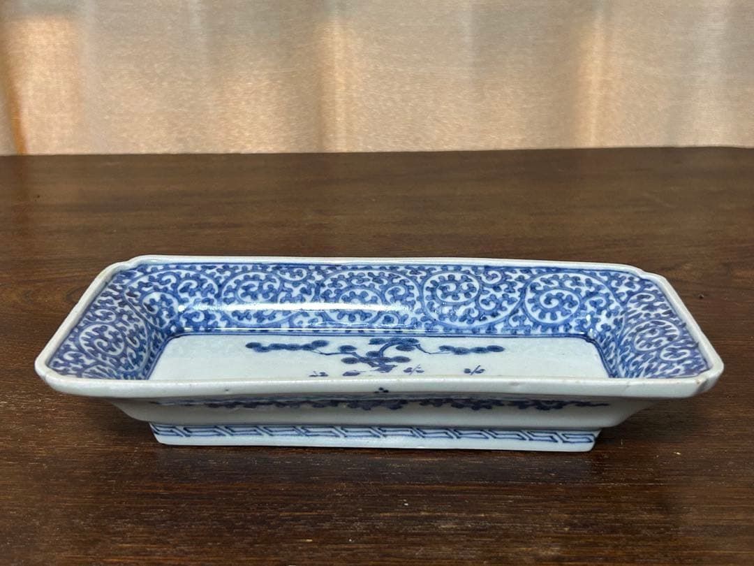 古伊万里　染付　蛸唐草松梅文長皿　江戸中期　❸ (小さなキズ、スレ有)