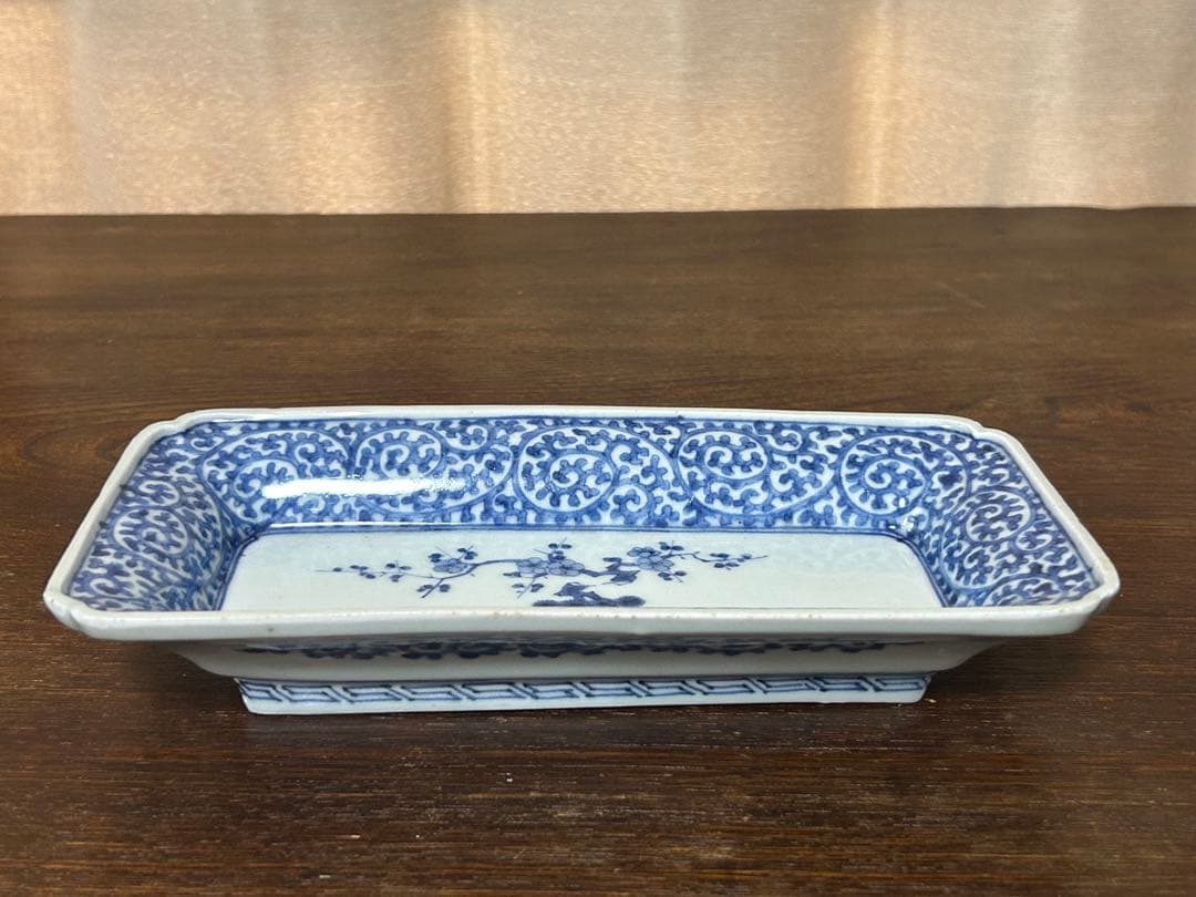 古伊万里　染付　蛸唐草松梅文長皿　江戸中期　❸ (小さなキズ、スレ有)