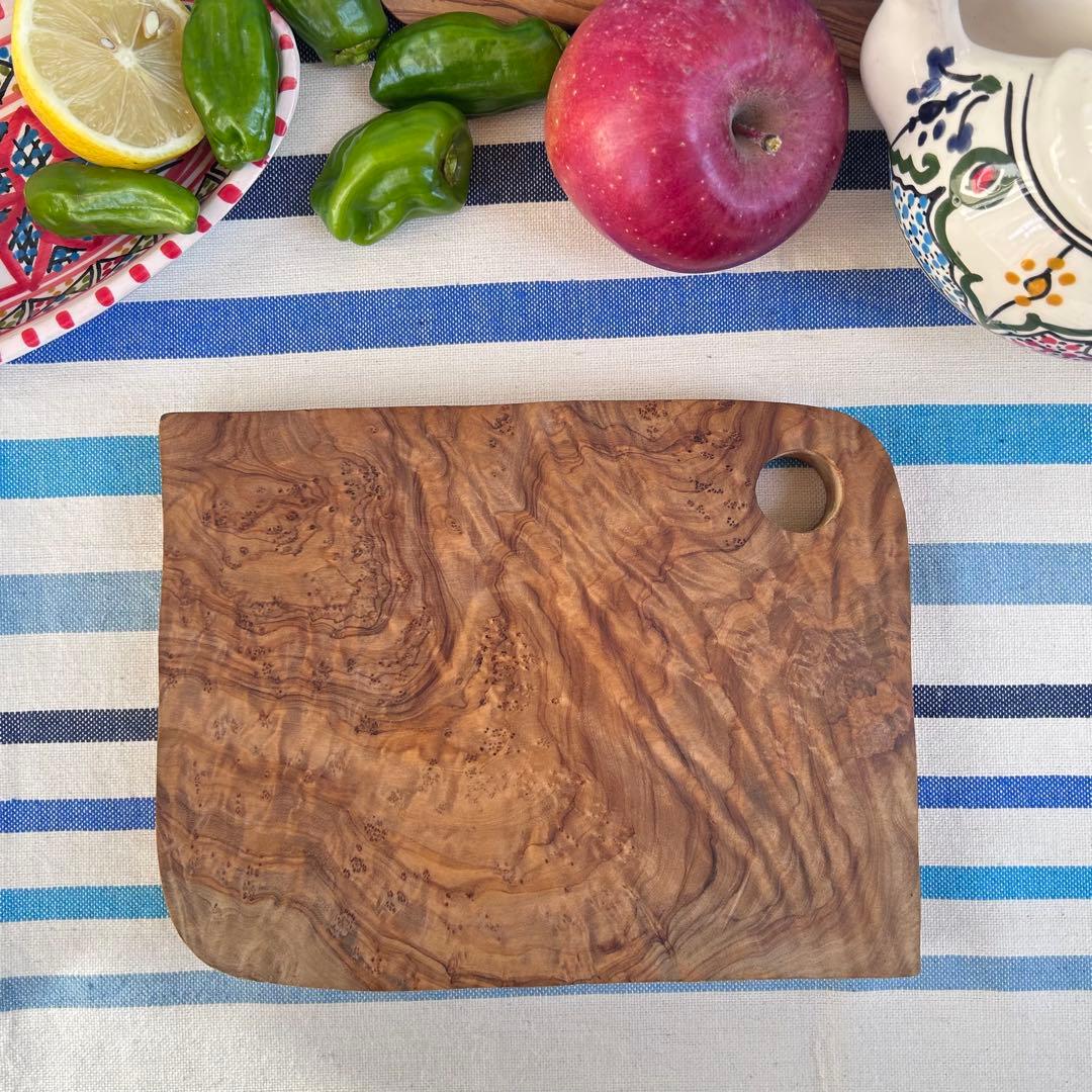 オリーブの木　プレート　繊細さがにじみ出る　約22cm