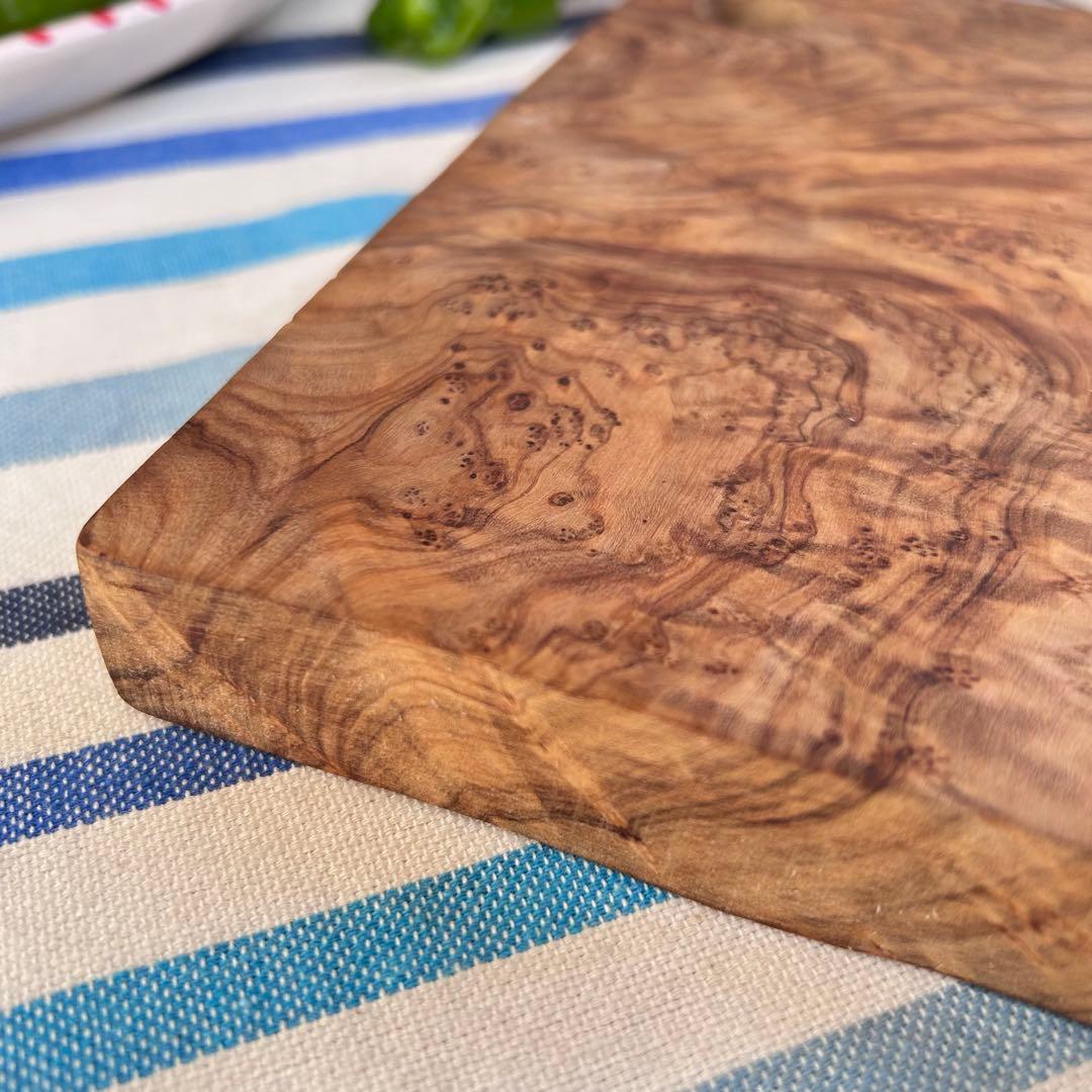 オリーブの木　プレート　繊細さがにじみ出る　約22cm