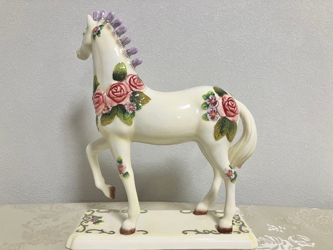 【新品】馬　置物　陶器　陶磁器　バラ模様