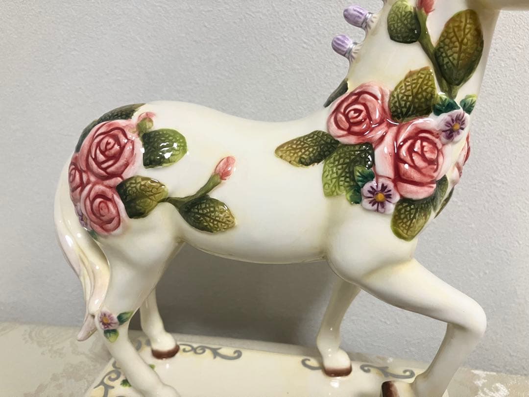 【新品】馬　置物　陶器　陶磁器　バラ模様