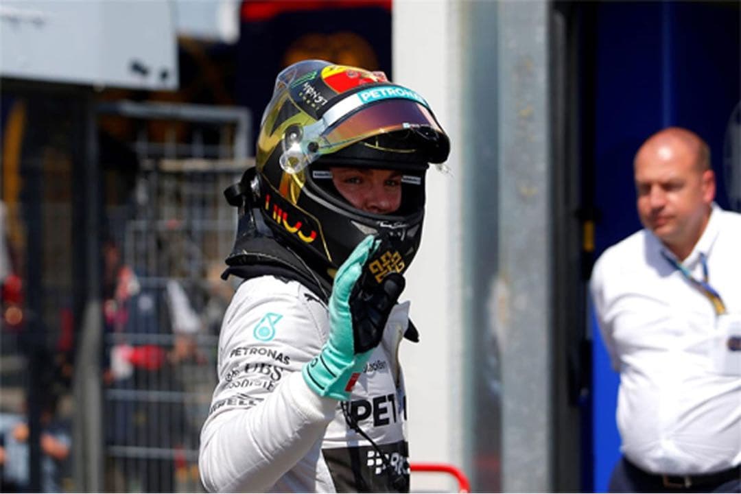 （美品）メルセデスF1 ニコロズベルグ直筆サイン入り1/2ヘルメット