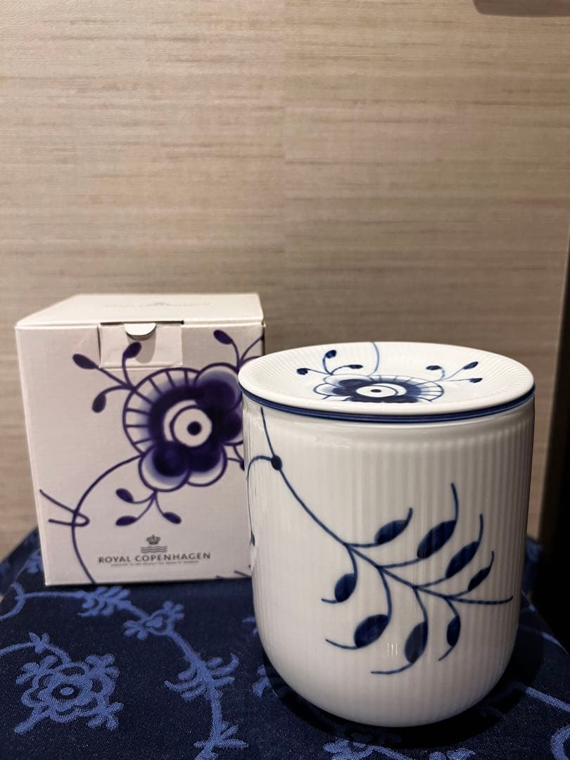 未使用◼️ブルーフルーテッド メガ コンテナー M