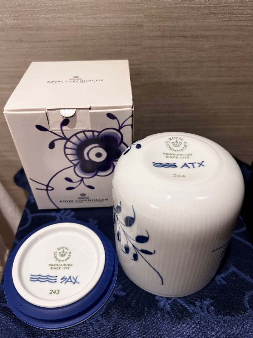 未使用◼️ブルーフルーテッド メガ コンテナー M