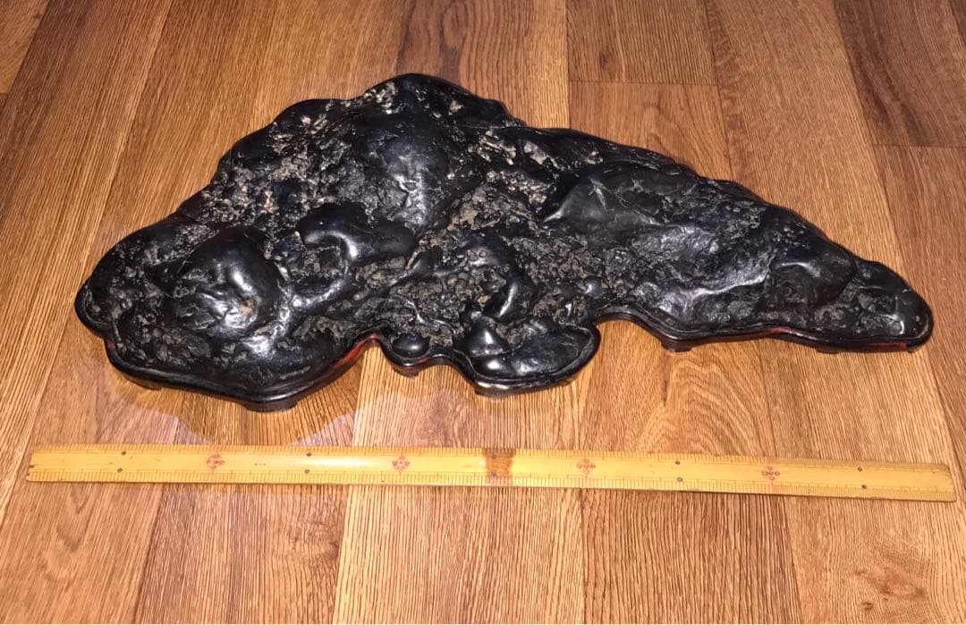 専用です。神居古潭石 本真黒 水石 重さ約8.3kg 木製台座 天然石 鑑賞石
