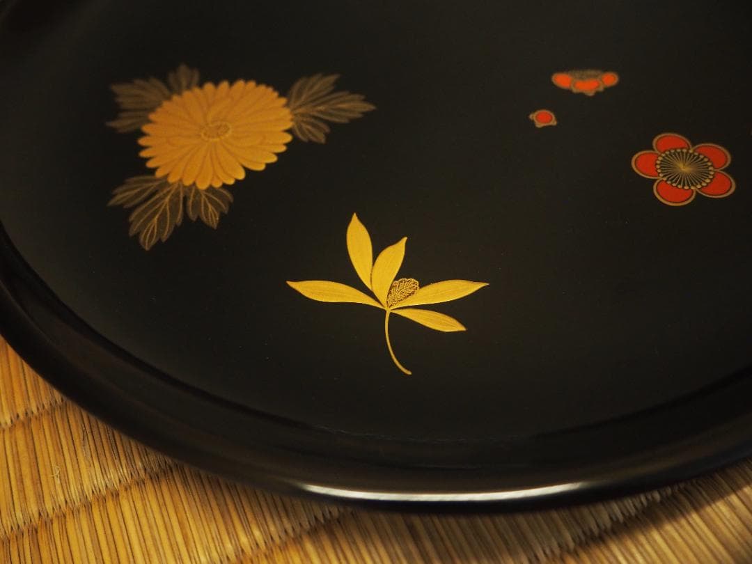 表千家久田宗也12代尋牛斎御書付 四君子蒔絵黒丸盆 3代表阿弥造 - メルカリ