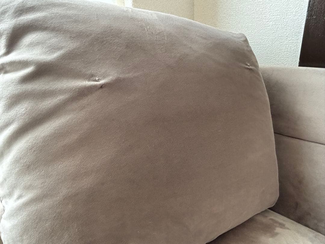 ライトグレー ベルベット 2人掛けソファ　 LOWYA