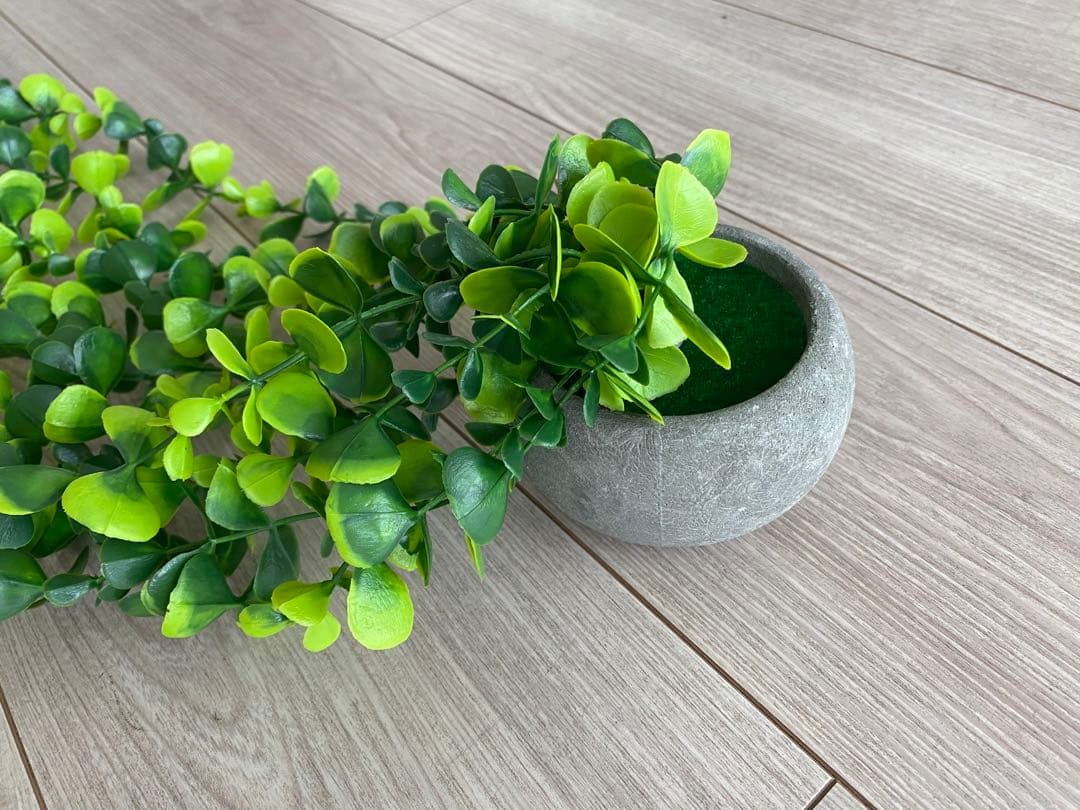 マントルピース　フェイクグリーン付き　隠し収納付き　本棚　収納棚　オープンラック