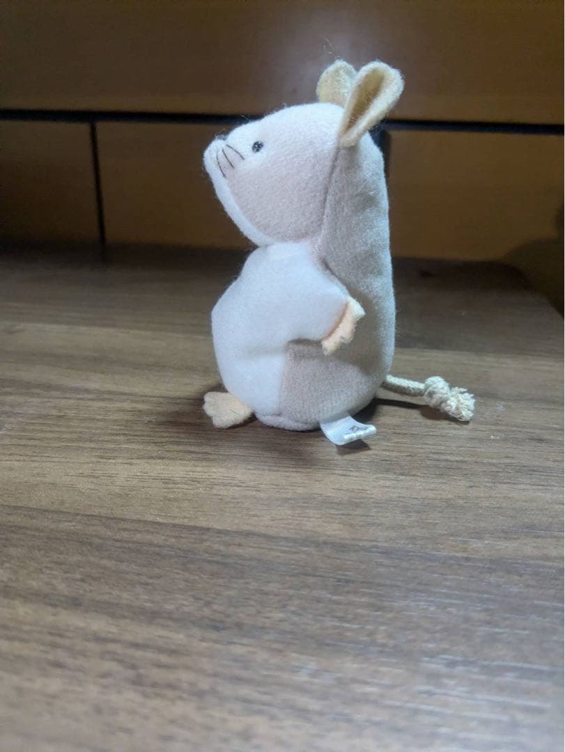 か*ゃ様 ニックナック　お手玉ネズミ　少し汚れていますが新品です
