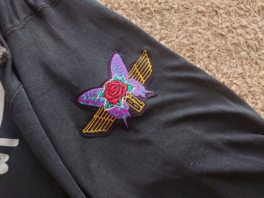 b'z パーカー 稲葉浩志 松本孝弘 ツアーパーカー RUN 1993 - メルカリ