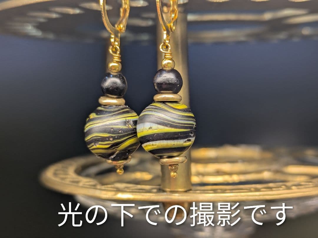 タイ山岳民族アンティークビーズと ボヘミアアンティークビーズのピアス。