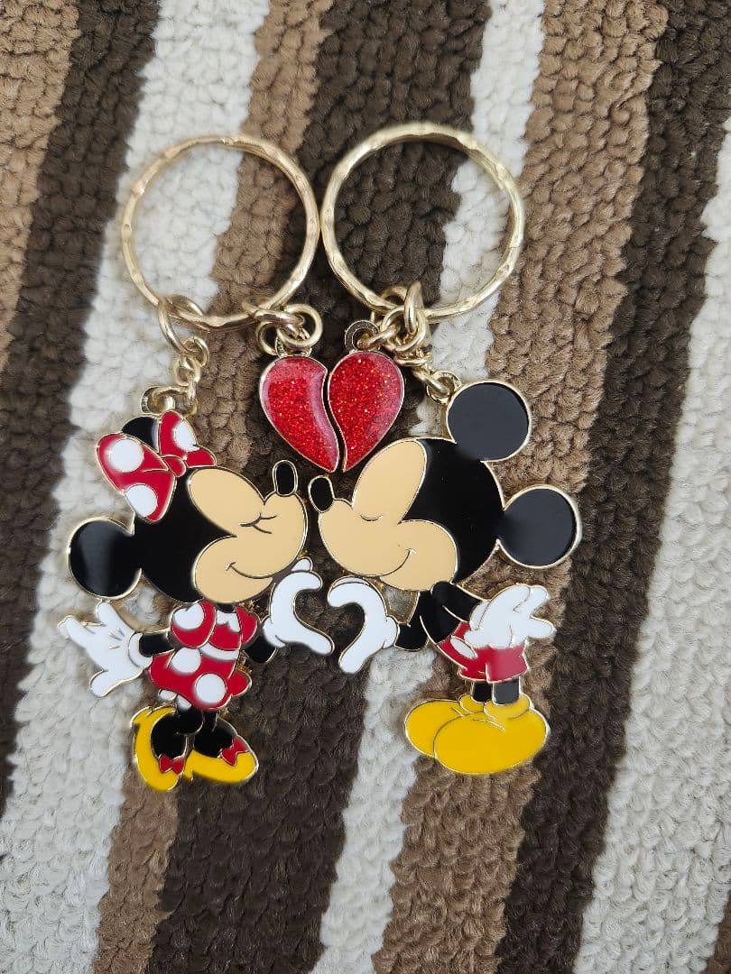 ミッキー＆ミニー ペアキーチェーン キーホルダー キス ハート
