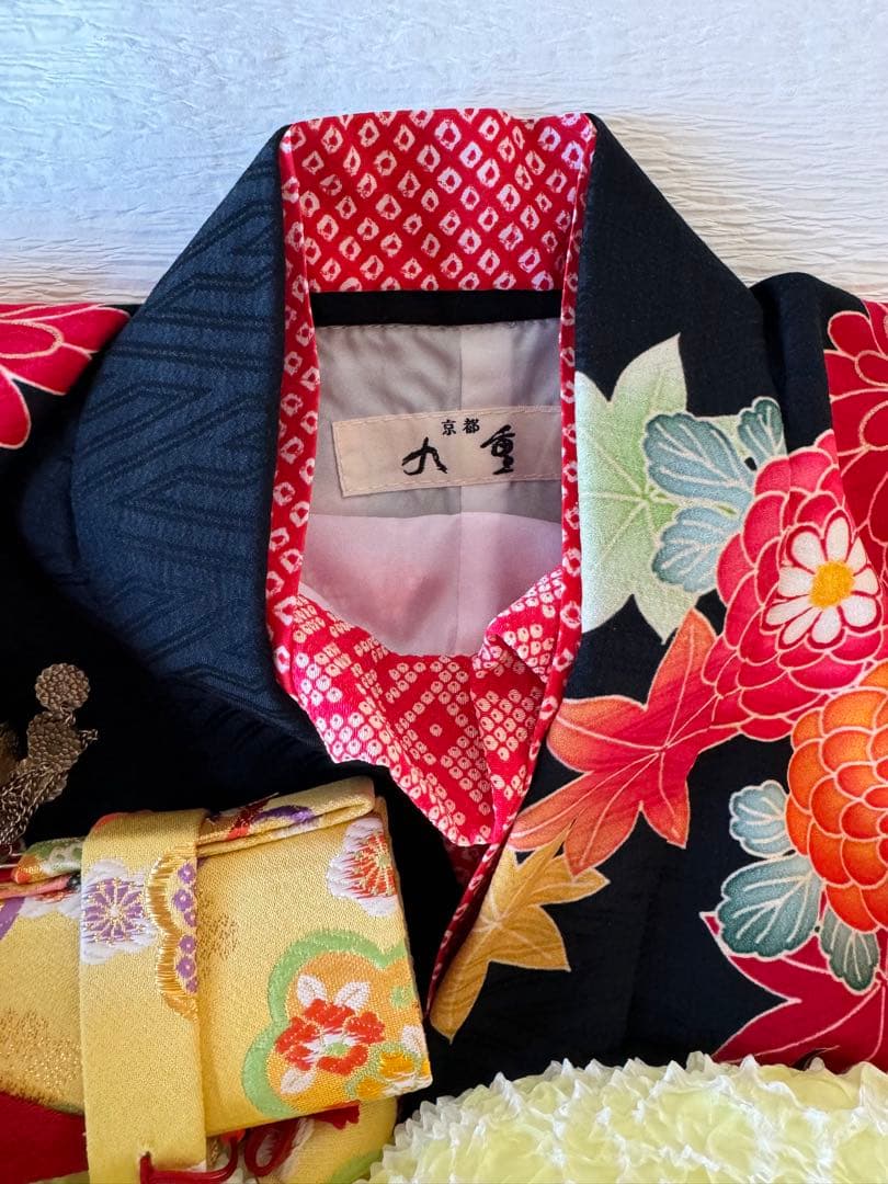七五三に★京都　九重　黒地に鶴丸文と四季花々　アンティーク調　7歳着物セット