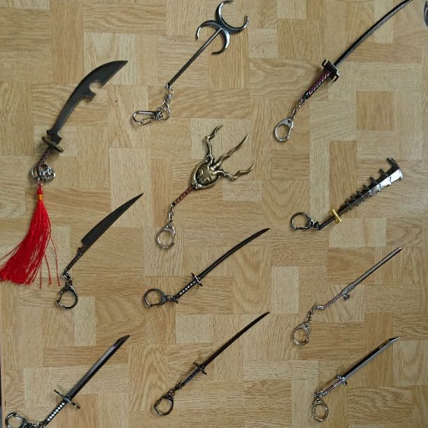 BLEACHの斬魄刀の形をしたペーパーナイフです。 - メルカリ