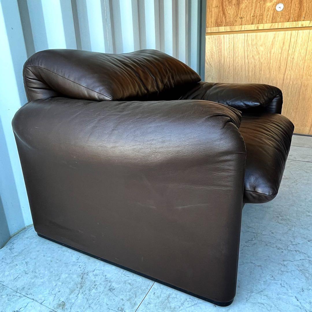 取付無料！カッシーナ マラルンガ ダークブラウン本革シングルソファ✨