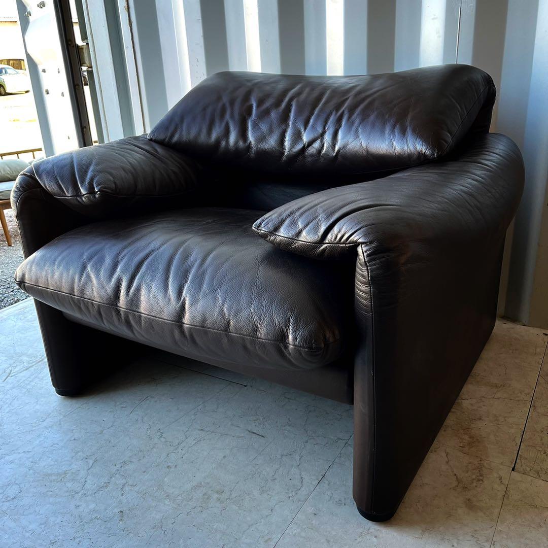 取付無料！カッシーナ マラルンガ ダークブラウン本革シングルソファ✨