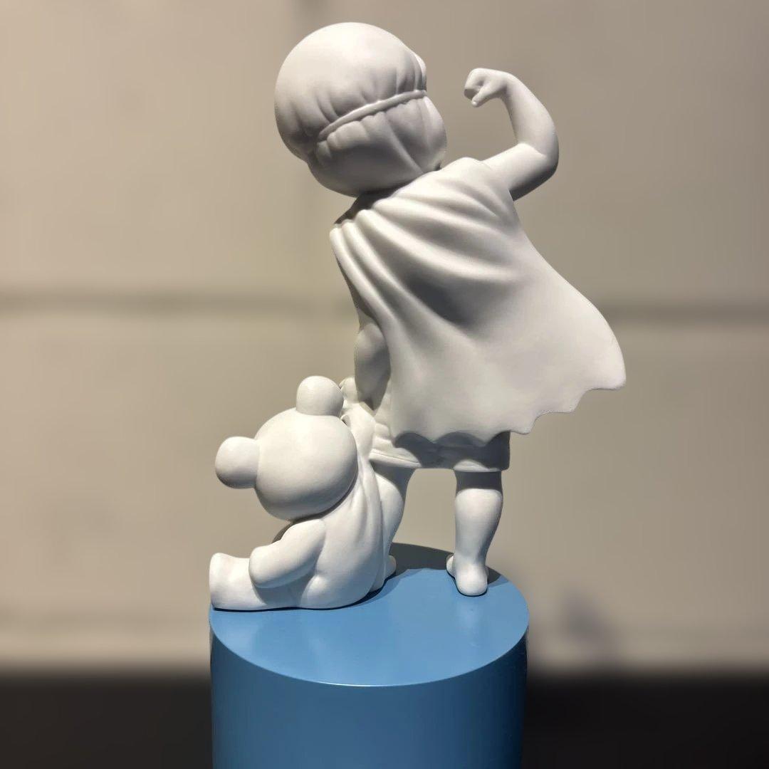 リヤドロ 『強いんだぞ！』